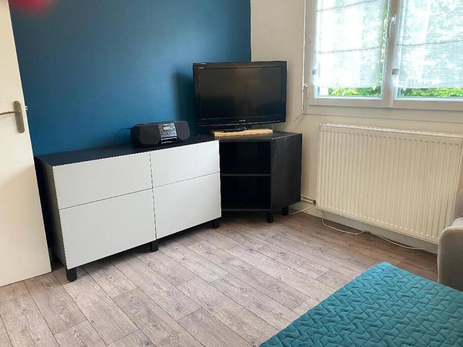 Petite Maison En Auvergne Giat Exteriör bild